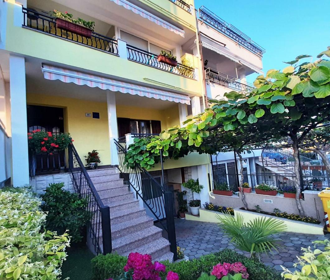 Paradise Beach Apartments روفينج المظهر الخارجي الصورة