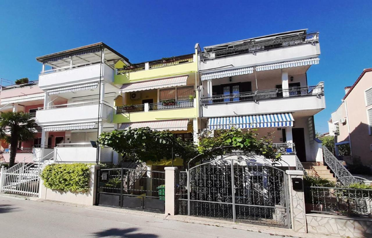 Paradise Beach Apartments روفينج المظهر الخارجي الصورة