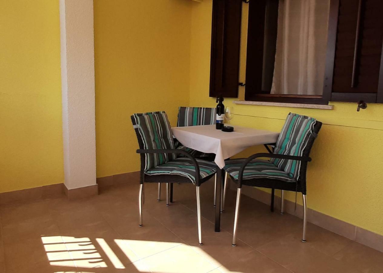 Paradise Beach Apartments روفينج المظهر الخارجي الصورة